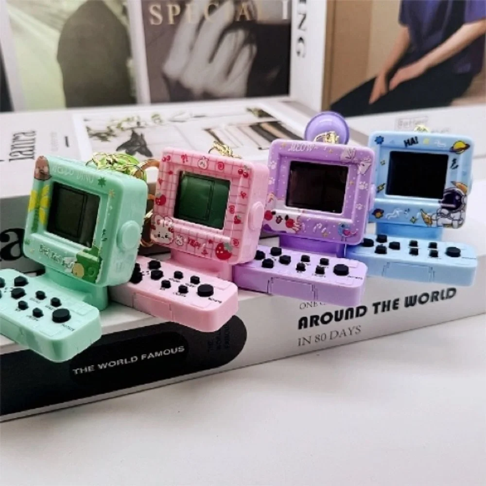 1 pc Mini Retro Game Keychain
